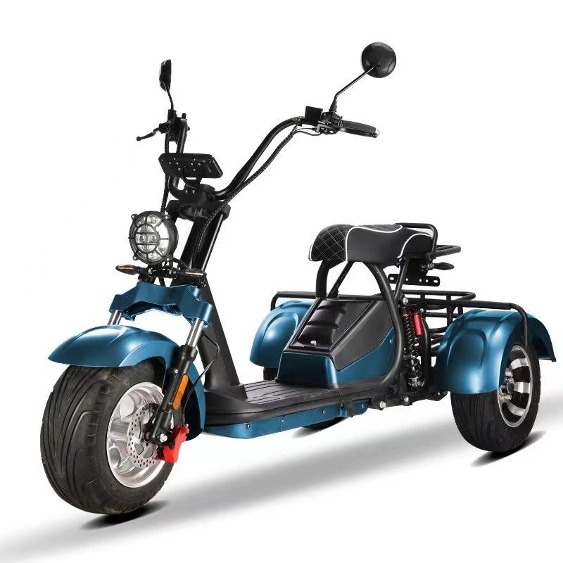 Unisex 2000W Krachtige 3 wielen vetband ophanging Elektrische scooter 5-6H oplaadtijd